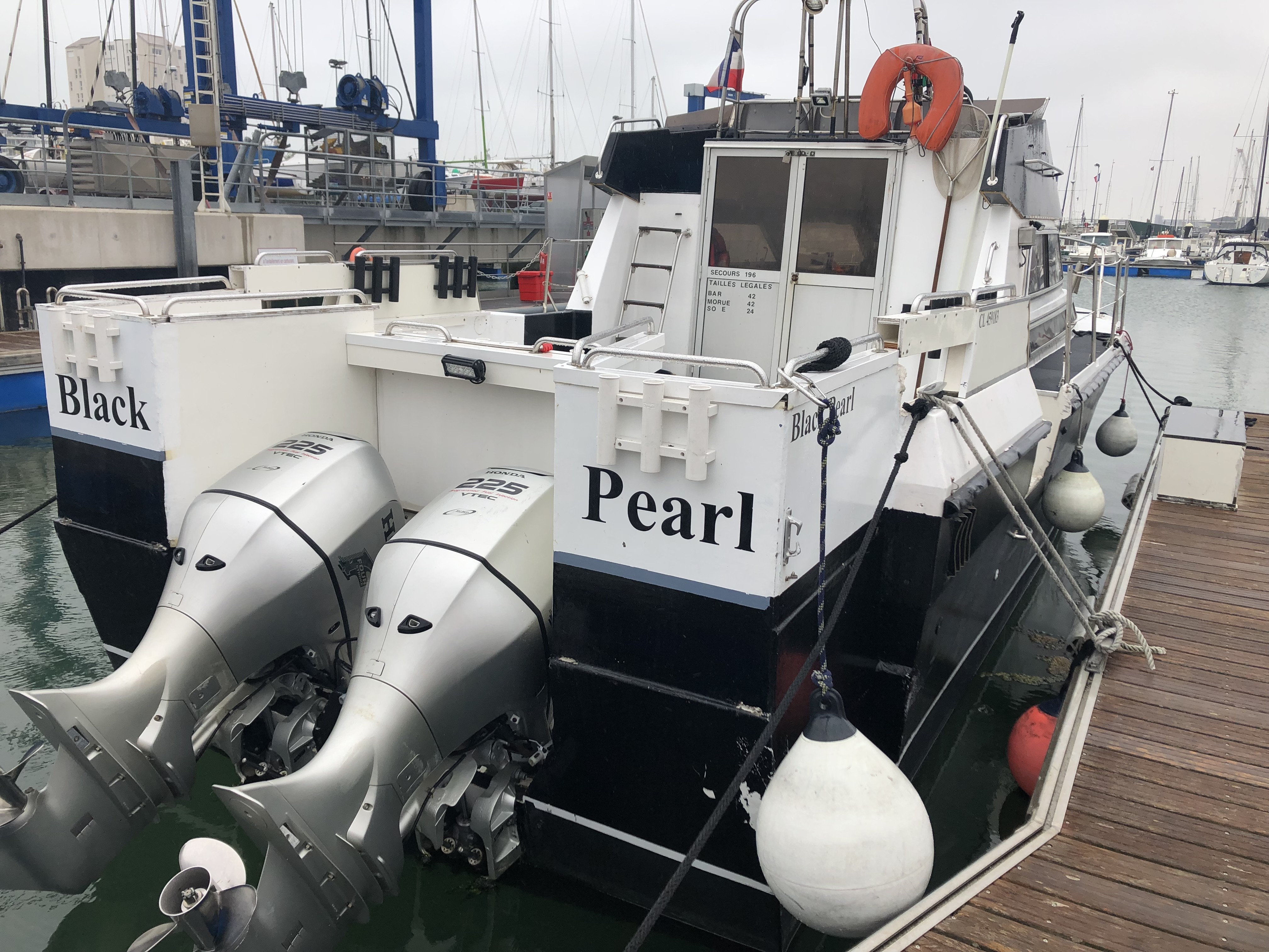 BATEAU BLACK PEARL