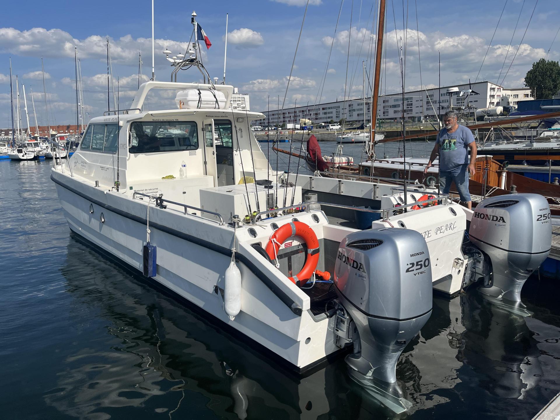 Bateau white pearl 3